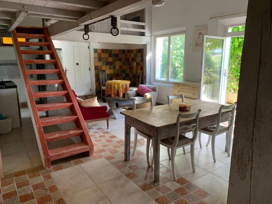 Le Tapis Vert - Loft Avec Jardin Auch Exteriér fotografie